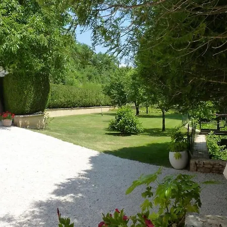 Beautiful With Large Gardens And Heated Pool