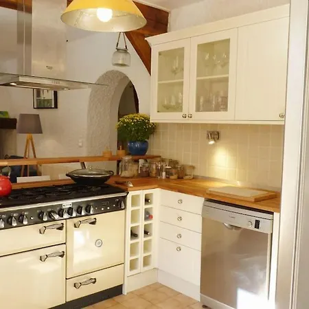 Beautiful With Large Gardens And Heated Pool