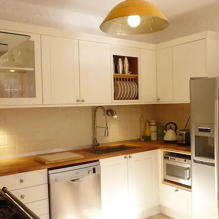 Villa Beautiful With Large Gardens And Heated Pool