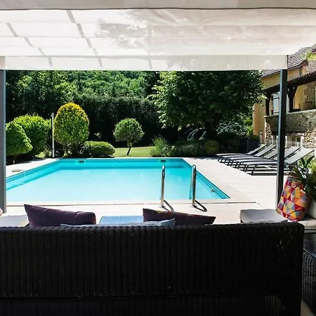 Beautiful With Large Gardens And Heated Pool Villa *