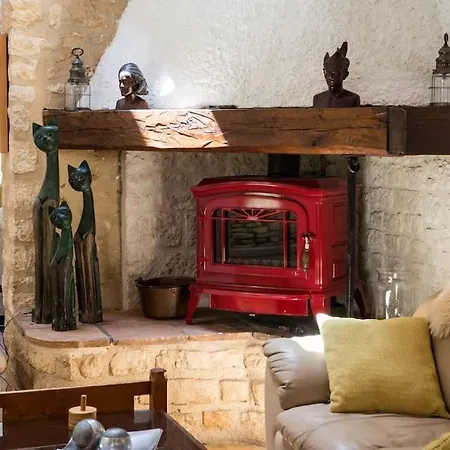 Villa Beautiful With Large Gardens And Heated Pool