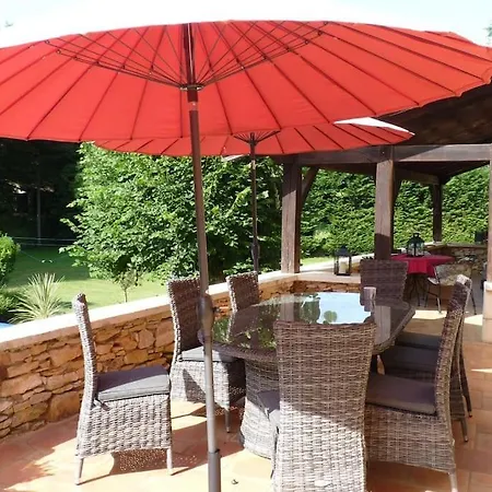 Beautiful With Large Gardens And Heated Pool Villa *