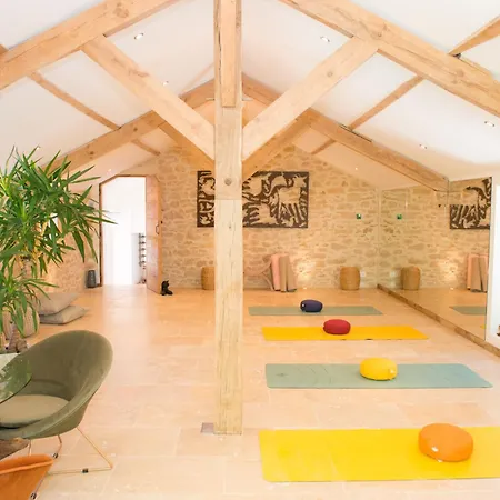 Beautiful With Large Gardens And Heated Pool Villa *