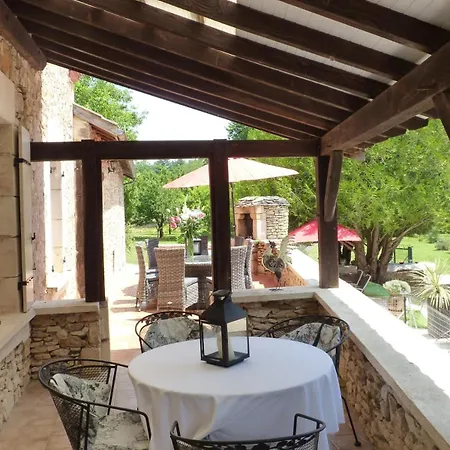 Beautiful With Large Gardens And Heated Pool Sauveterre-la-Lémance